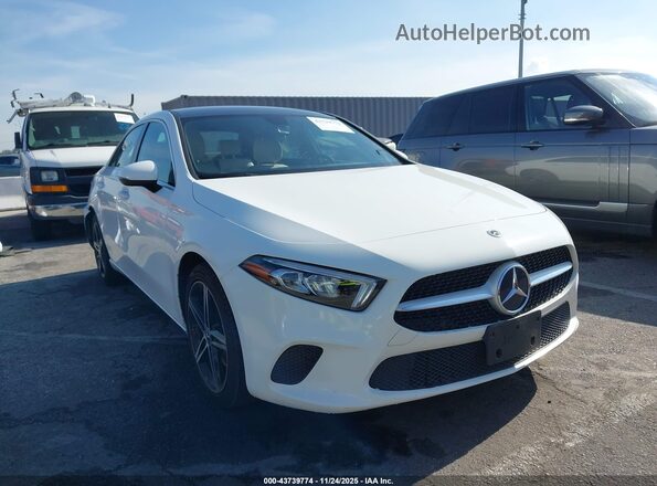 W1K3G4EBXNJ361575 2022 MERCEDES-BENZ A 220 Белый Передняя правая четверть