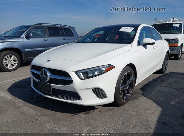 W1K3G4EBXNJ361575 2022 MERCEDES-BENZ A 220 Белый Передняя левая четверть