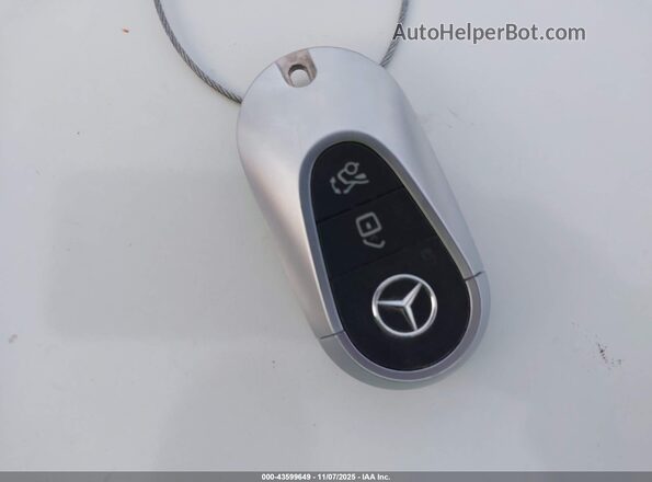 W1KAF4HB6PR100017 2023 MERCEDES-BENZ C-CLASS Blue Widok deski rozdzielczej
