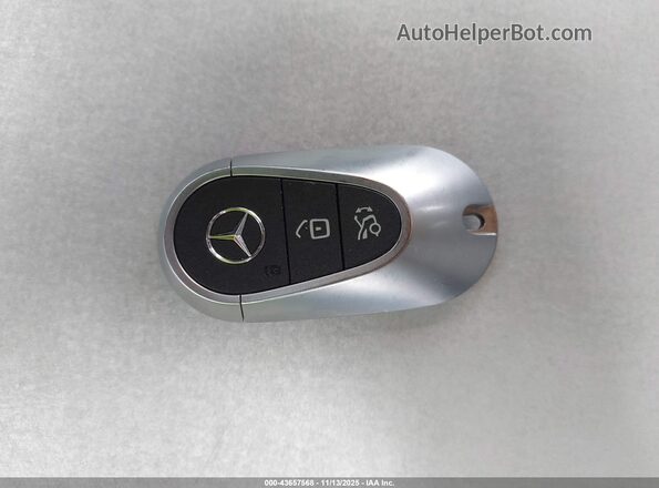 W1KEG2BB8RF054867 2024 MERCEDES-BENZ EQE 350+ Gray Vista del salpicadero