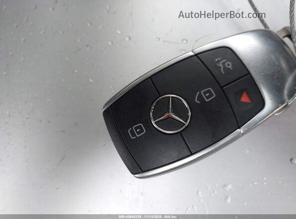 W1KWF8DB8LR570787 2020 MERCEDES-BENZ C-CLASS Белый Вид панели приборов