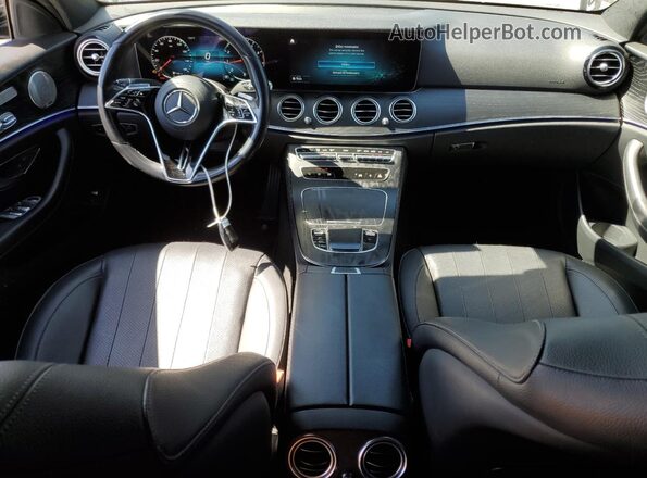 W1KZF8DB9NB054141 2022 MERCEDES-BENZ E Черный Вид панели приборов