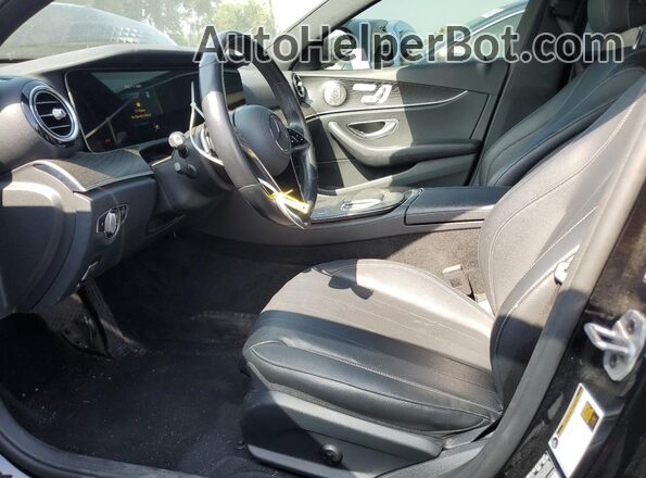W1KZF8DB9NB068864 2022 MERCEDES-BENZ E Черный Вид салона спереди