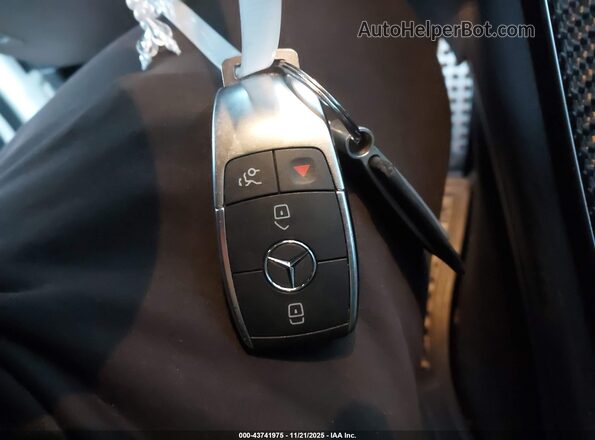 W1N0G6EB3NV331098 2022 MERCEDES-BENZ AMG GLC 43 Белый Вид панели приборов