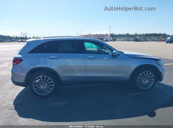 W1N0G8DB9NG064809 2022 MERCEDES-BENZ GLC 300 Серебряный Вид задней части салона