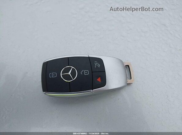 W1N0G8EB0MV303981 2021 MERCEDES-BENZ GLC 300 Черный Вид панели приборов
