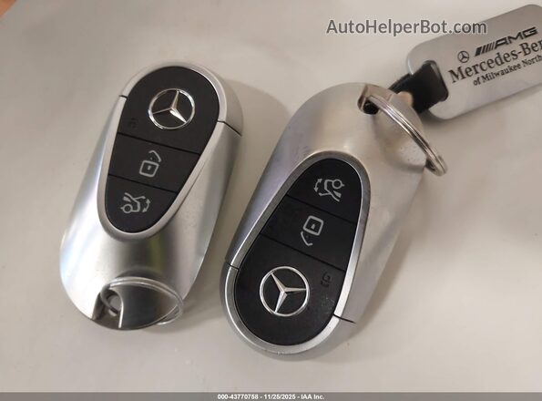 W1NKM4HB4PU030057 2023 MERCEDES-BENZ GLC 300 Серый Вид панели приборов