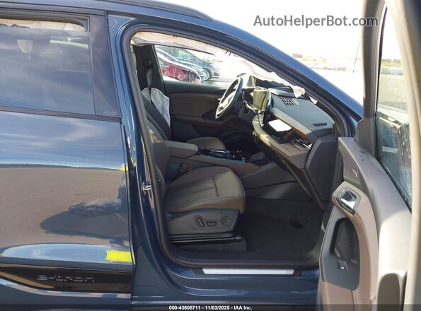 WA124BGF8SA069044 2025 AUDI Q6 E-TRON Blue Widok wnętrza z przodu