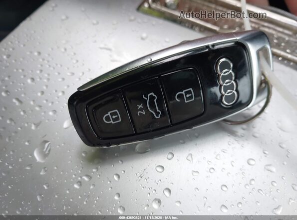 WA12AAGE1NB033320 2022 AUDI E-TRON Blue Вид панелі приладів