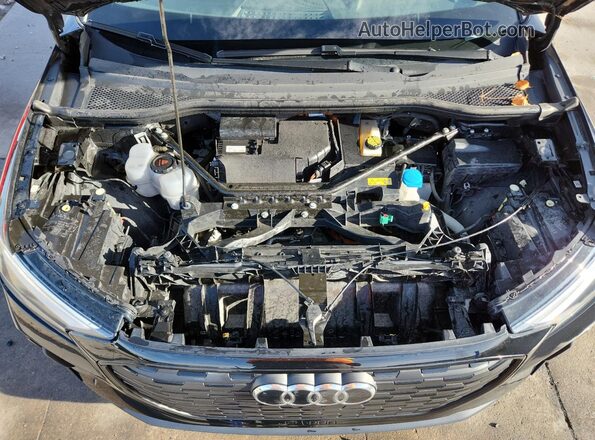 WA132BFZ6NP016558 2022 AUDI Q4 Черный Вид подкапотного пространства