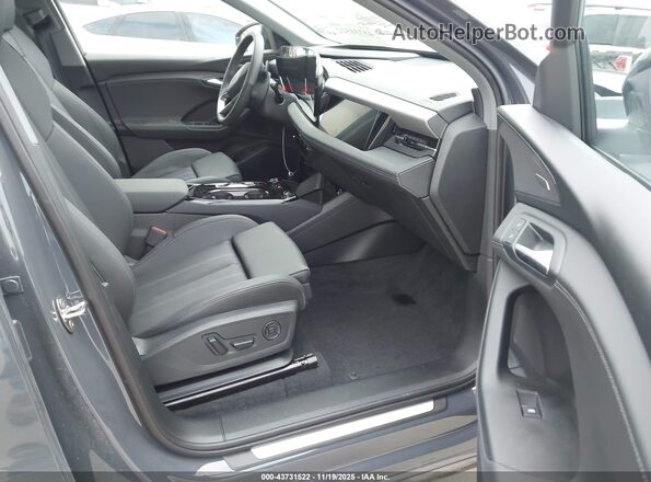 WA134BGF6SA044177 2025 AUDI Q6 E-TRON Серый Вид салона спереди