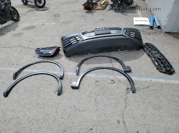 WA1A4AFY6J2231755 2018 AUDI SQ5 Gray Widok naklejki z numerem VIN