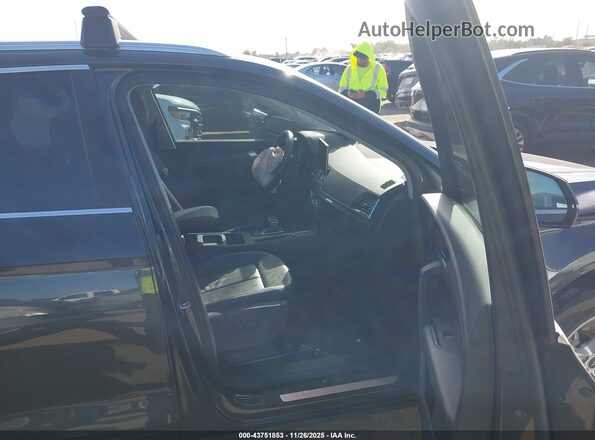 WA1AAAFY8M2018514 2021 AUDI Q5 Черный Вид салона спереди
