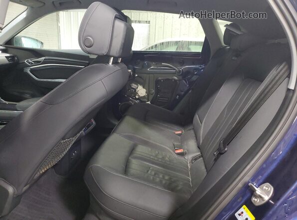 WA1AAAGE2NB019647 2022 AUDI E-TRON Blue Вид задніх сидінь