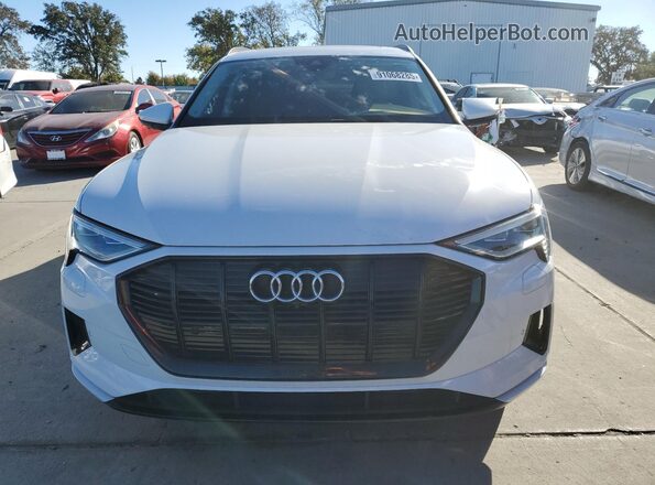 WA1AAAGE7MB007251 2021 AUDI E-TRON Белый Вид спереди