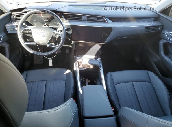 WA1AAAGE7MB007251 2021 AUDI E-TRON Белый Вид панели приборов