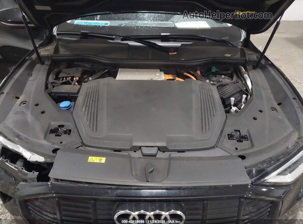 WA1AAAGE8MB008070 2021 AUDI E-TRON Black უკანა ხედი