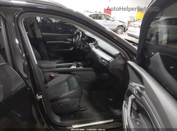 WA1AAAGE8MB008070 2021 AUDI E-TRON Black წინა სალონის ხედი