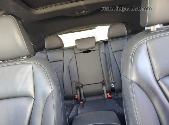 WA1AVAF14KD010175 2019 AUDI Q8 White Widok tylnych siedzeń