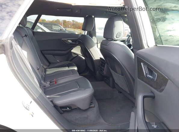 WA1AVAF19KD016764 2019 AUDI Q8 White Widok naklejki z numerem VIN