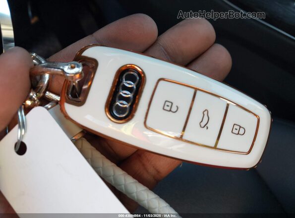 WA1AXBF75PD026140 2023 AUDI Q7 White Dashboard view