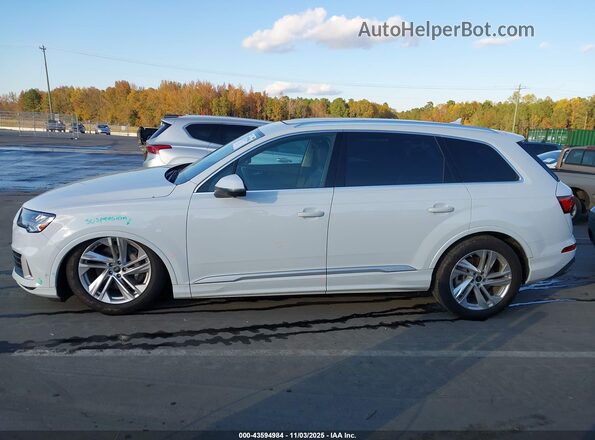WA1AXBF75PD026140 2023 AUDI Q7 White 360 interior view
