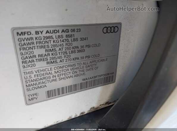 WA1AXBF75PD026140 2023 AUDI Q7 White Engine compartment view