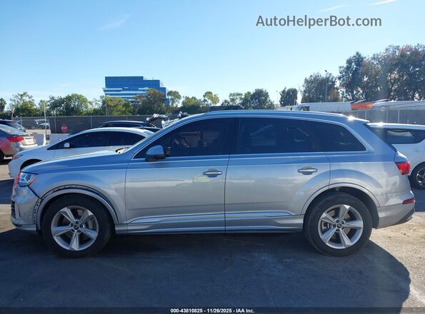 WA1AXBF76ND019730 2022 AUDI Q7 Silver Widok wnętrza 360 stopni