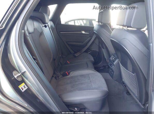 WA1B4AFY1N2135140 2022 AUDI SQ5 Gray VIN կոդի պիտակի տեսք