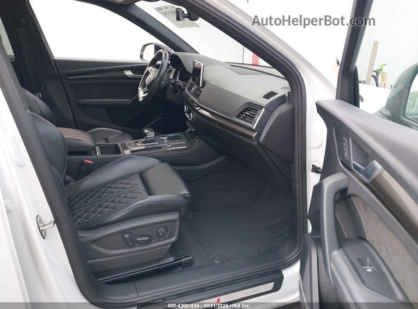 WA1B4AFY3L2076685 2020 AUDI SQ5 White Front interior view