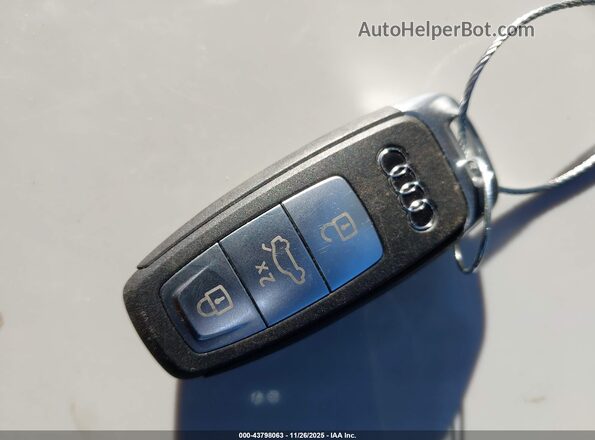 WA1BCBFZ0PP024103 2023 AUDI Q4 Black Առջևի վահանակի տեսք