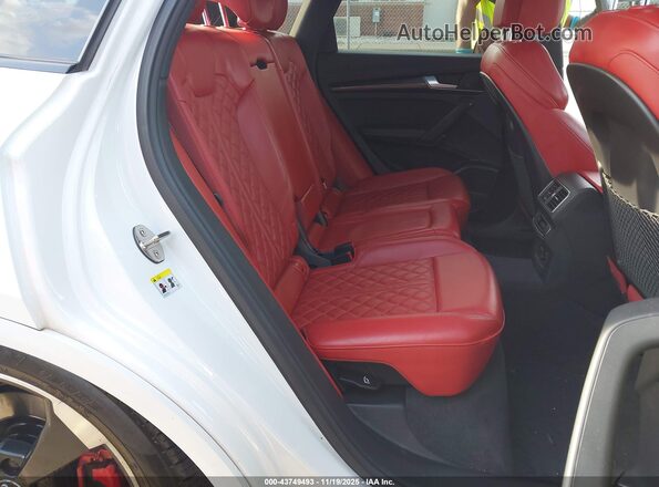 WA1C4AFY9K2005199 2019 AUDI SQ5 Белый Вид наклейки с VIN-кодом