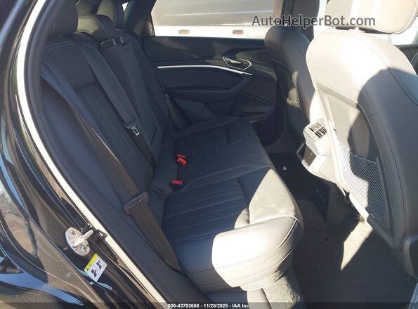 WA1CAAGE7RB033493 2024 AUDI Q8 E-TRON Черный Вид наклейки с VIN-кодом