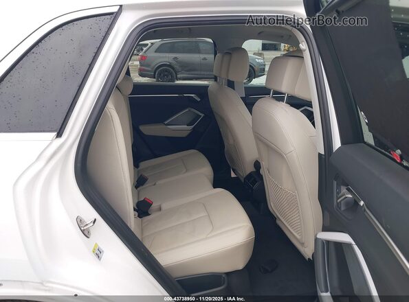 WA1DECF30R1124289 2024 AUDI Q3 White VIN sticker view