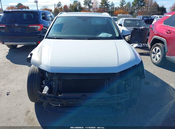 WA1EECF39K1078598 2019 AUDI Q3 Белый Вид задней части салона