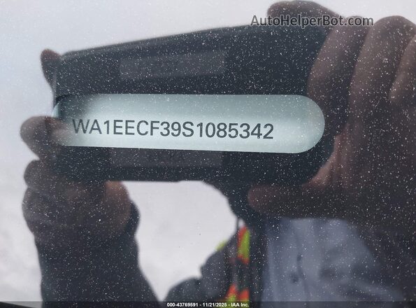 WA1EECF39S1085342 2025 AUDI Q3 Black Vista del compartimento del motor