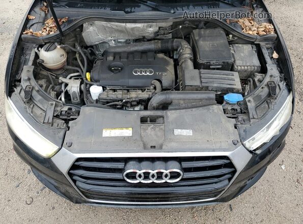 WA1EFCFS2GR020586 2016 AUDI Q3 Black Widok komory silnika