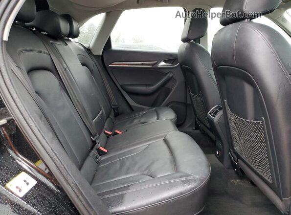 WA1EFCFS2GR020586 2016 AUDI Q3 Black Widok wnętrza z tyłu