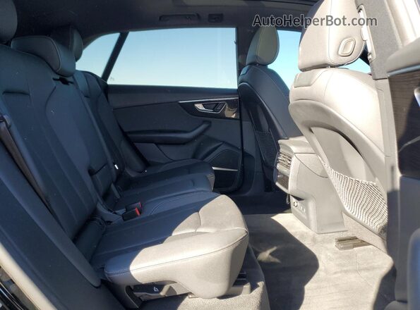 WA1EVAF10LD025517 2020 AUDI Q8 Black Вид задньої частини салону