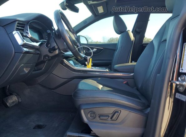 WA1EVAF10LD025517 2020 AUDI Q8 Black Вид салону спереду