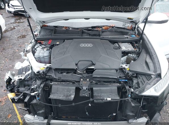 WA1EVAF10MD016740 2021 AUDI Q8 White Rear view