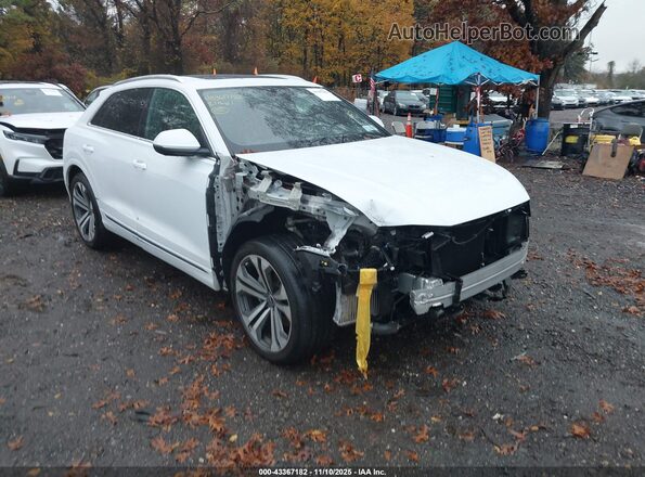 WA1EVAF10MD016740 2021 AUDI Q8 White Front view
