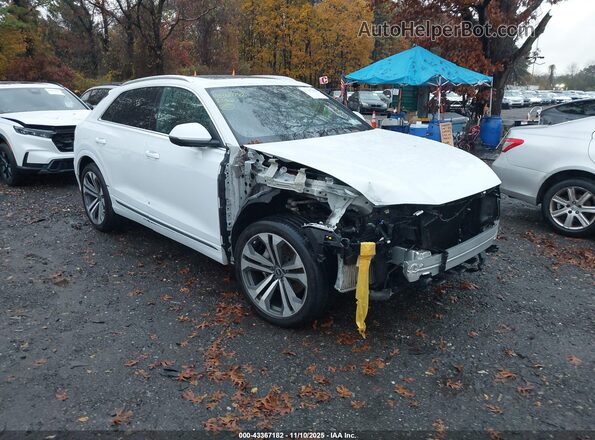 WA1EVAF10MD016740 2021 AUDI Q8 White Front right
