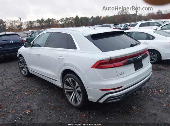 WA1EVAF10MD016740 2021 AUDI Q8 White 360 interior view