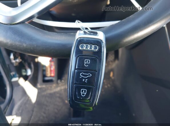 WA1EVAF13MD027425 2021 AUDI Q8 Blue Vista del salpicadero