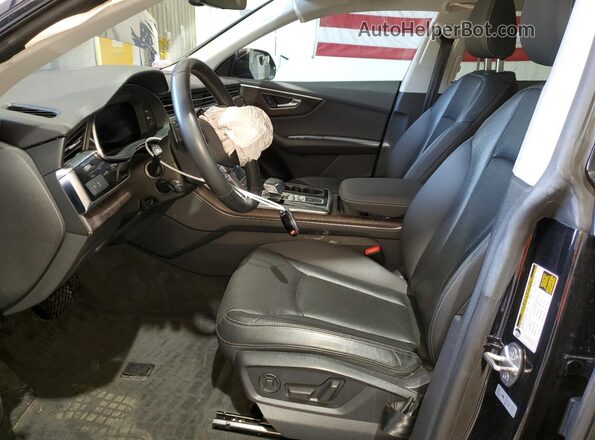WA1EVAF19LD015942 2020 AUDI Q8 Black Front interior view