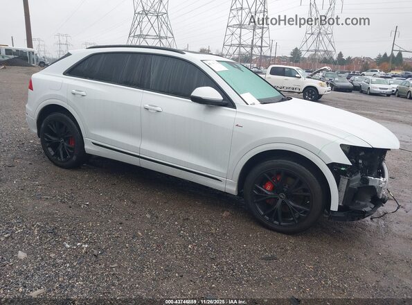 WA1EVBF12PD000825 2023 AUDI Q8 Белый Передняя правая четверть