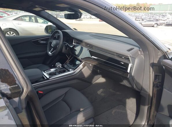 WA1EVBF17SD005964 2025 AUDI Q8 Серый Вид салона спереди