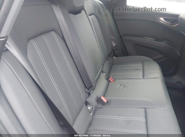 WA1KUBFZ2RP063694 2024 AUDI Q4 Черный Вид наклейки с VIN-кодом
