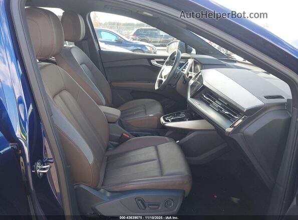 WA1L2BFZ2PP073147 2023 AUDI Q4 Синий Вид салона спереди